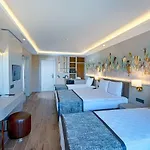 Seaphoria Hotel